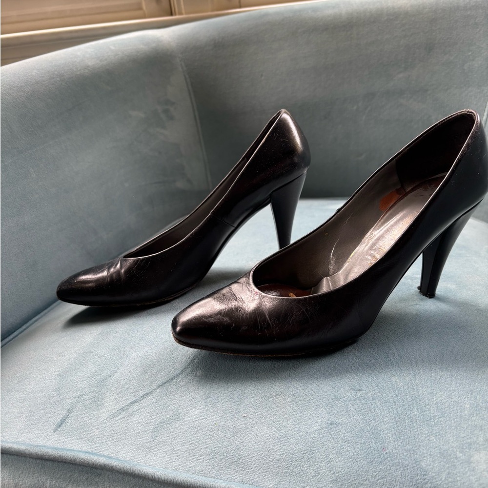 Classic Black Stiletto Heels with Pointed Toe